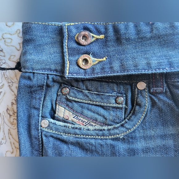 NWT Size 28 Diesel Jeans - Flaw, zipper - Picture 4 of 11